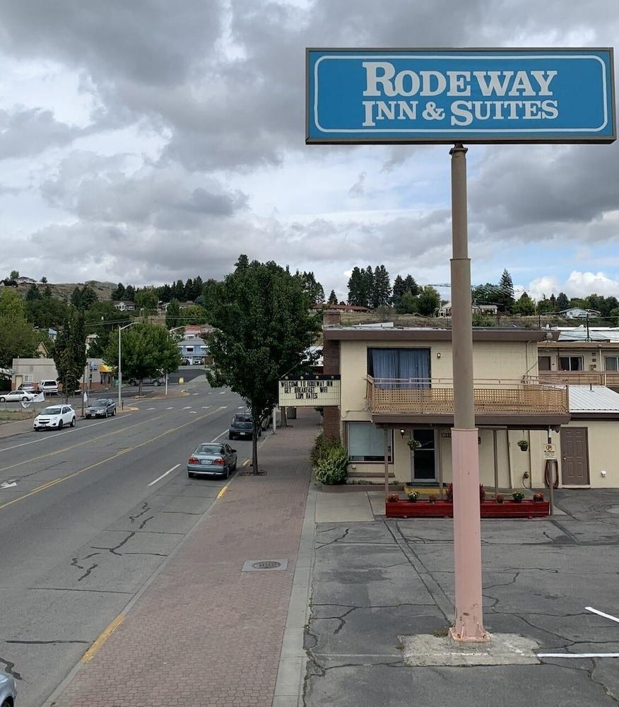 Rodeway Inn & Suites Omak - Okanogan Exterior photo