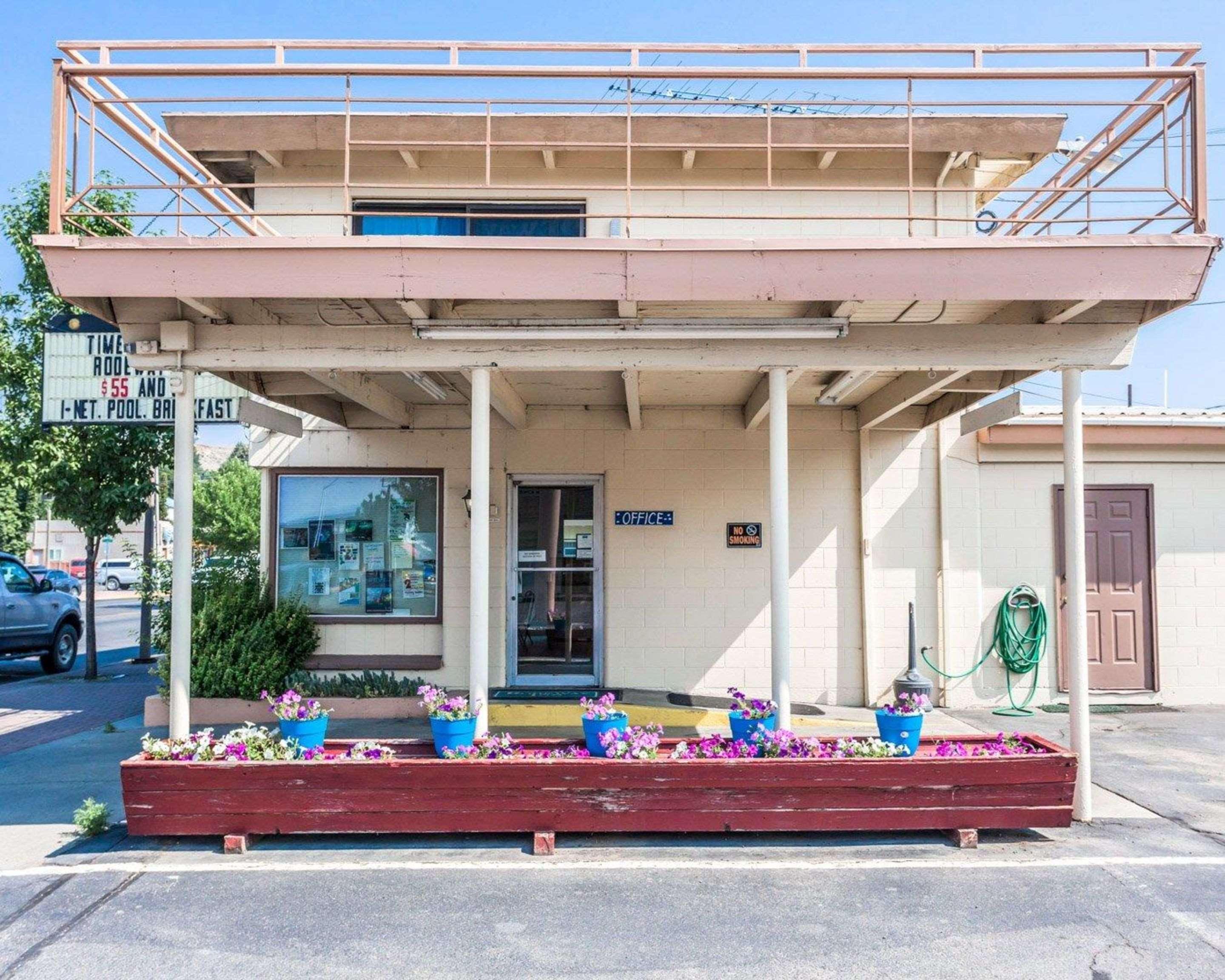 Rodeway Inn & Suites Omak - Okanogan Exterior photo